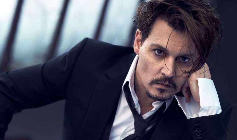 Exploring Johnny Depp’s Unconventional Approach to Hollywood Stardom